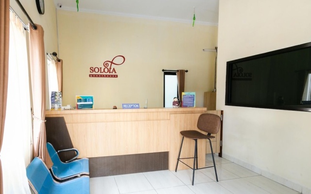RedDoorz Syariah near Purwosari Train Station – Lobby – Surakarta