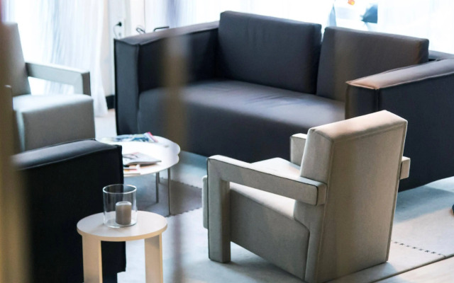 Pol & Grace Hotel