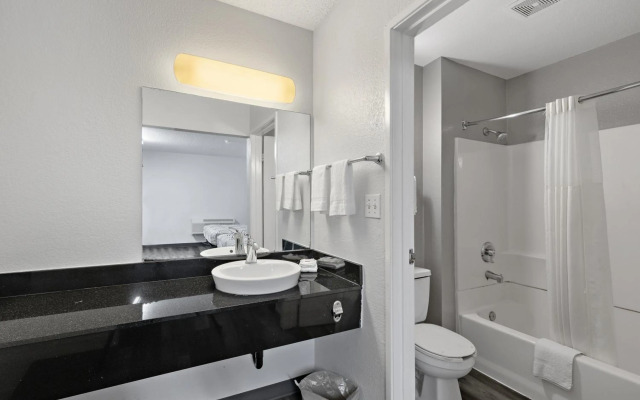 Motel 6 San Diego, CA - North