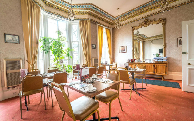 Kelvin Apartment