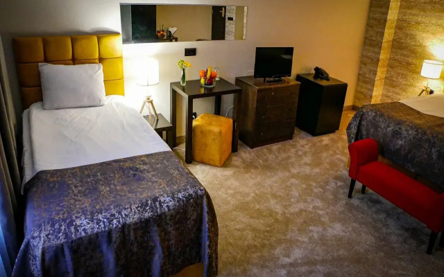 Riverside Boutique Hotel