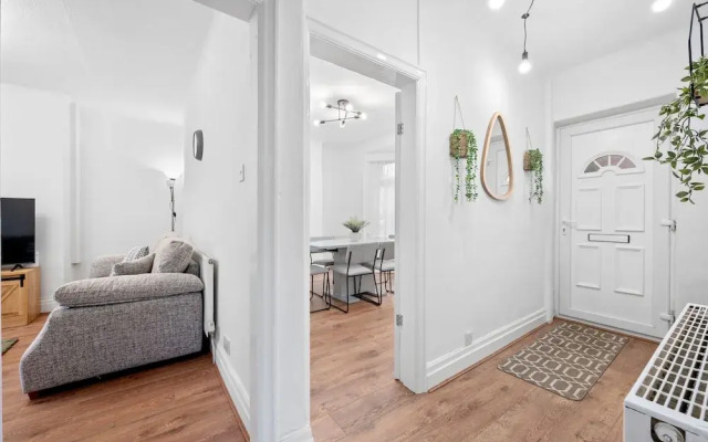 Modern 3-bedroom Home With Garden