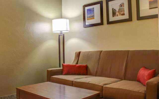 Comfort Suites Tucson Airport