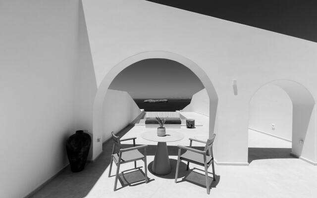 Omna Caldera Suites