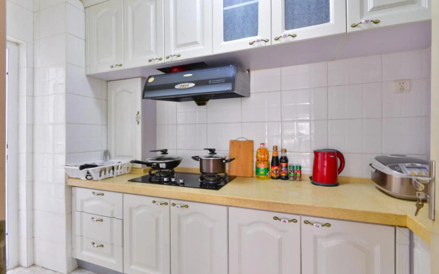 Locals Apartment House 90