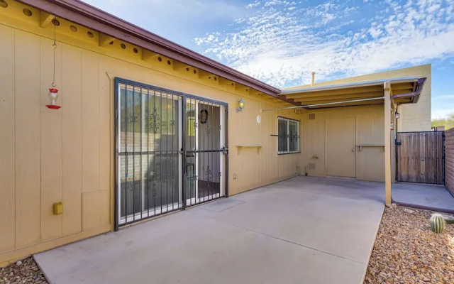 4 Mi to Downtown Tucson: Peaceful Townhome!
