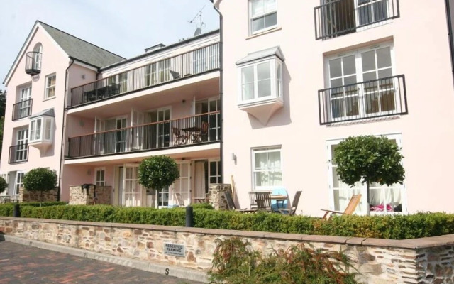 6 Combehaven