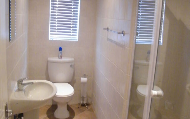 Airport Lodge Guest House