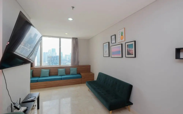 Luxury And Strategic 1Br Apartment At The Empyreal Epicentrum