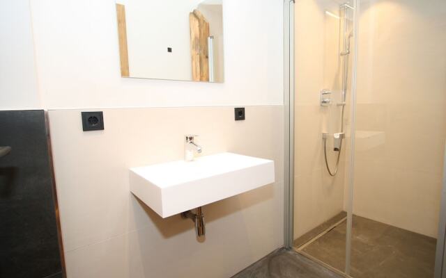 Gorgeous Chalet in Niedernsill with Garden