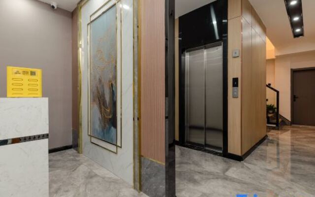 Yuntian Business Hotel (Yakeshi Railway Station Passenger Transport Station)