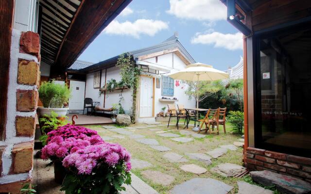 jeonjuhanogmaeulsugbag morangeseuteuhauseu