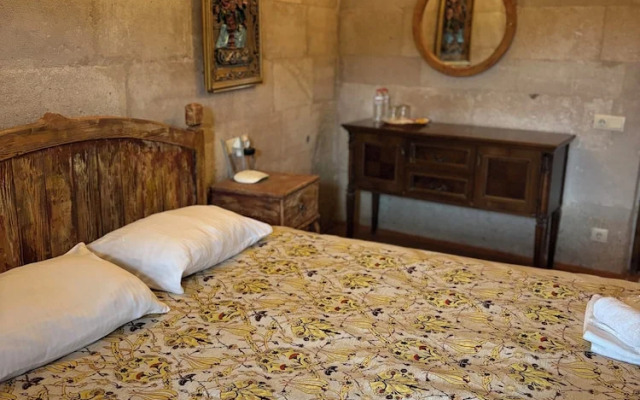 Valley Inn Cave Hotel