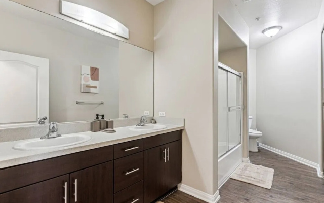 Chic Marina Oasis 5 Star Amenities Central