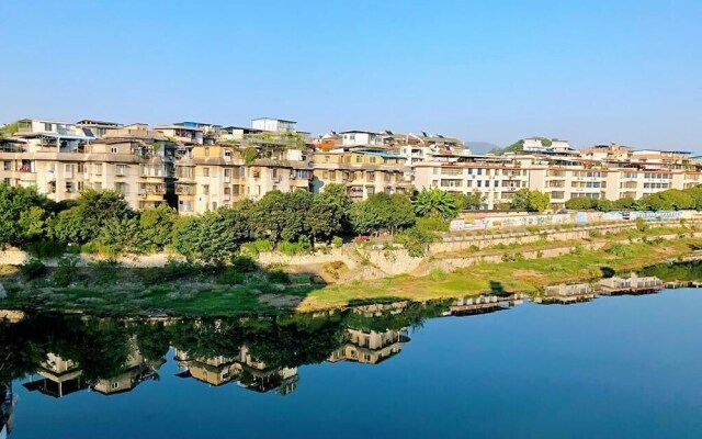 Lakeside Hostel
