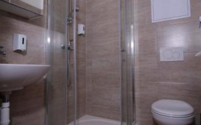 Aviator Garni Hotel