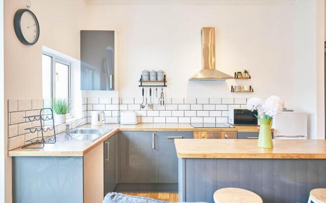 Host & Stay - The Lookout @ Scarborough
