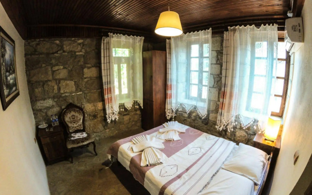 Zeushan Kucuk Otel
