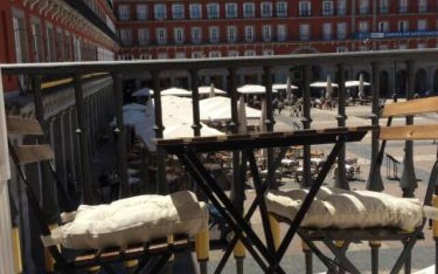 Plaza Mayor Design Apartment