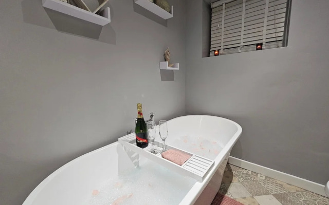 Seaside Escape at Ty Bugail - Holyhead