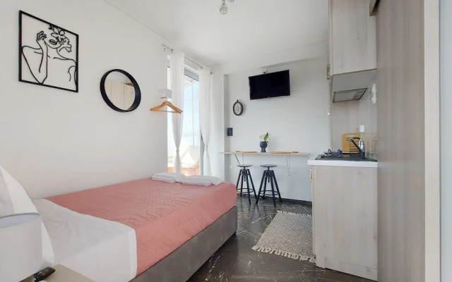 A bright and relaxing penthouse