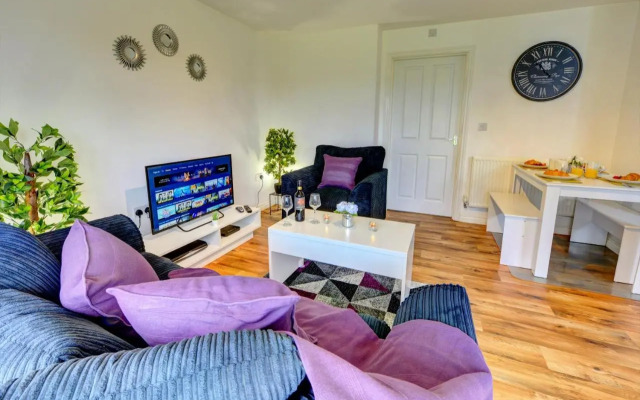 2-Bedroom Apartment, En-suite, Ground Floor by MBIZ