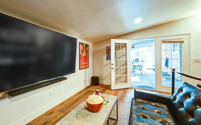 Dog-friendly Oakhurst Home: Walk to Downtown!