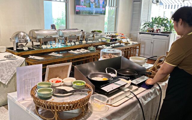 Silom Serene, a Boutique Hotel