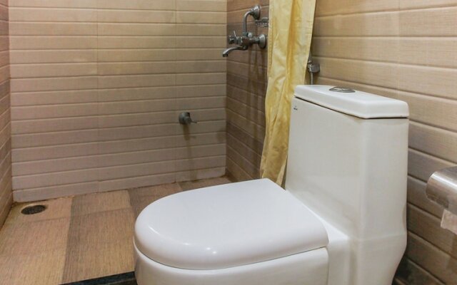 OYO 8941 Hotel Golden Leaves