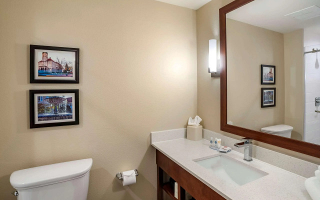 Comfort Inn & Suites Harrisonburg