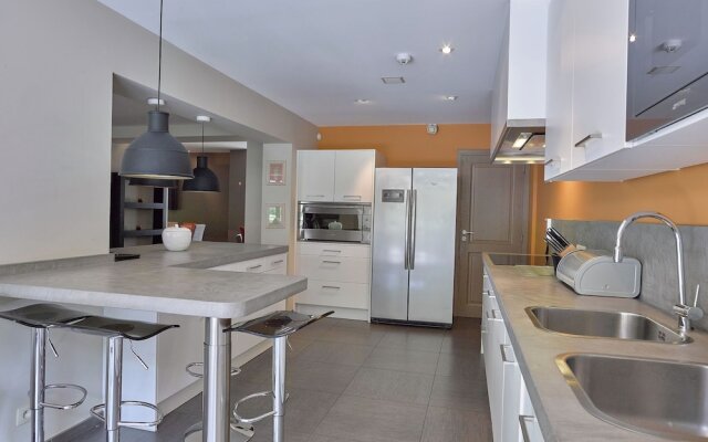 Attractive Holiday Home in Spa With Swimming Pool