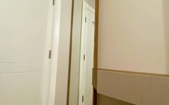 Brand-new Elegant 1 1 Apartment With Terrace - Core Living