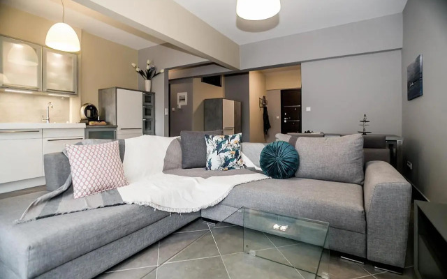 B12 new & modern seafront apartment