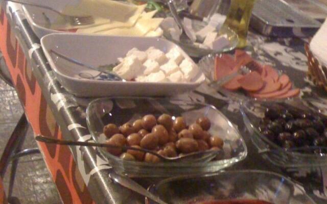 Chilloutlya Hostel&Bar