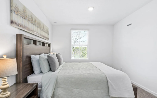 Lovely Townhome Sleeps 8 Eve101