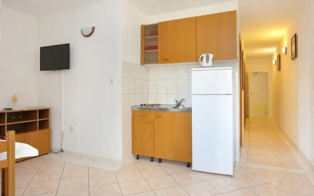 Lias - With Restaurant - A2