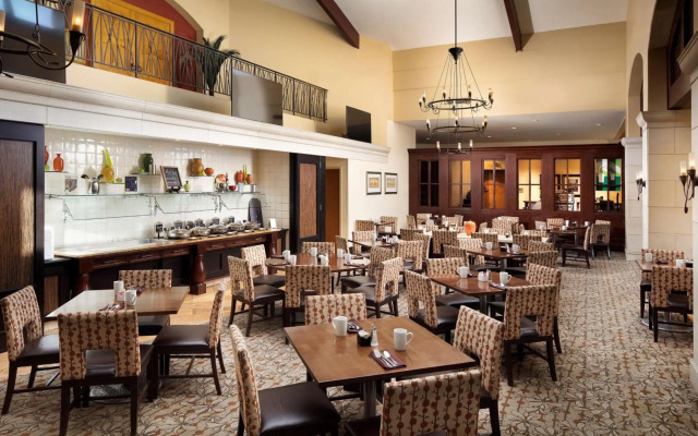 DoubleTree by Hilton Ontario Airport