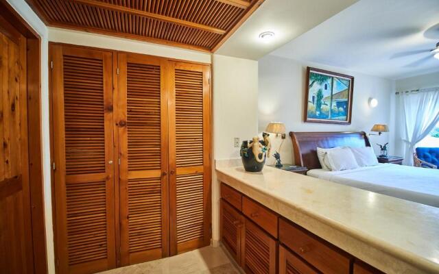 Peaceful Rustic Apartment Beachfront Swimming Pool Terrace Awesome Amenities