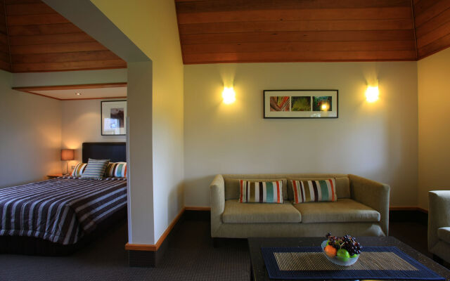 Distinction Te Anau Hotel And Villas