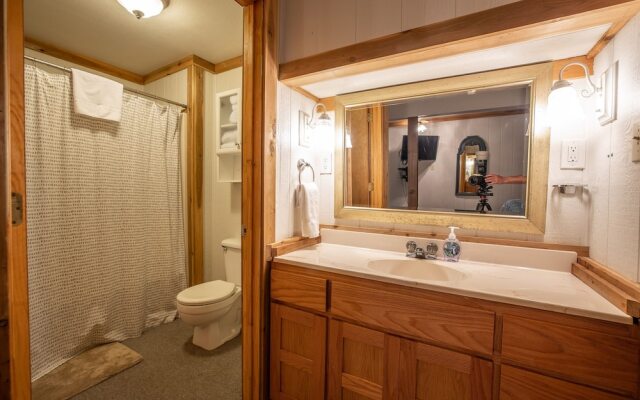 Hondo's River Haus - 4 Br Home