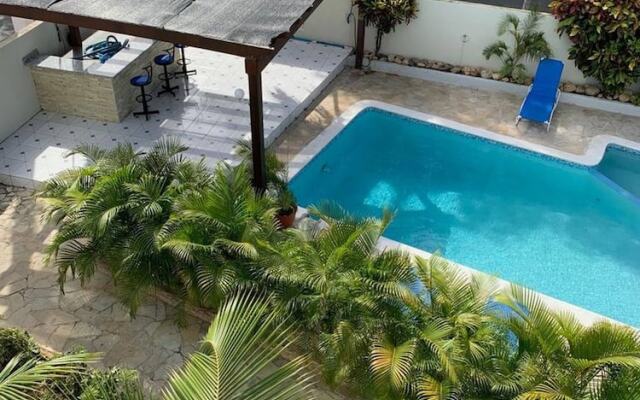 Cozy And Comfort 2br-2bt Apartment In Centralsosua