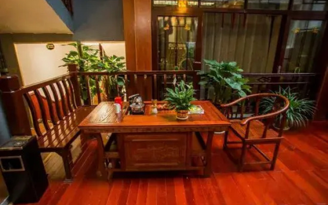 Gongyulou River View Homestay