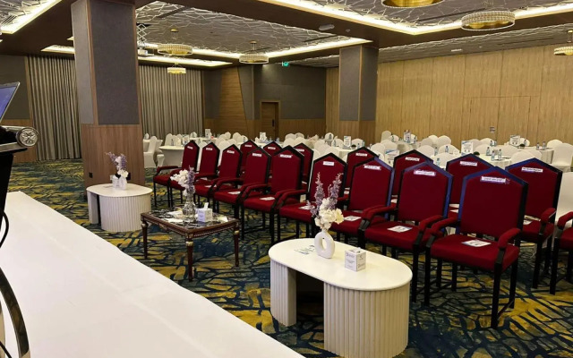 Surgrand Hotel