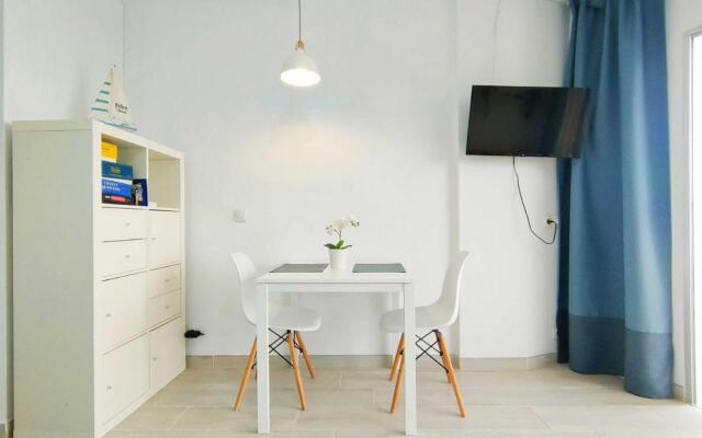 Studio with wonderful ocean view and WiFi