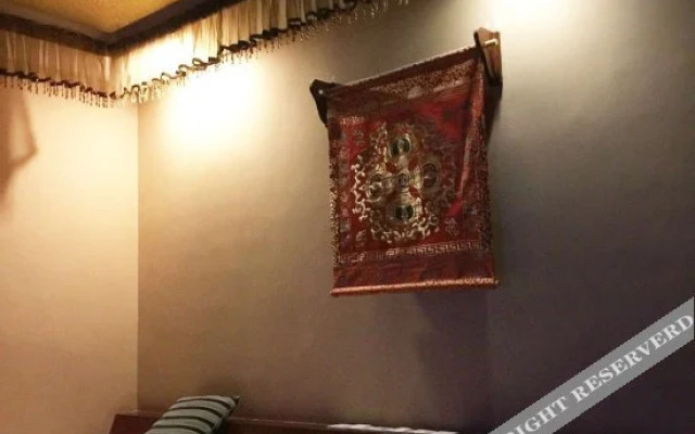 Yiyu Fengqing Theme Hotel