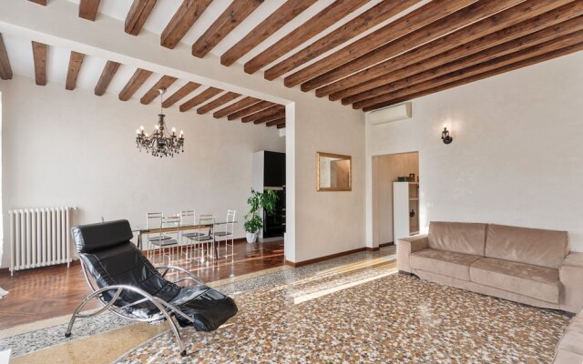 Rialto Bridge Romantic House