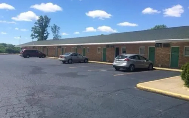 Super 9 Motel