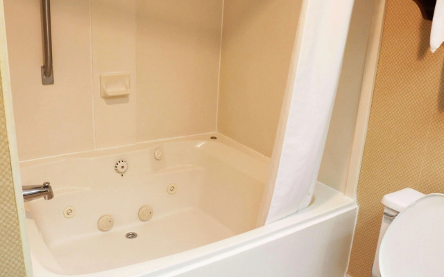 MainStay Suites Bourbonnais - Kankakee