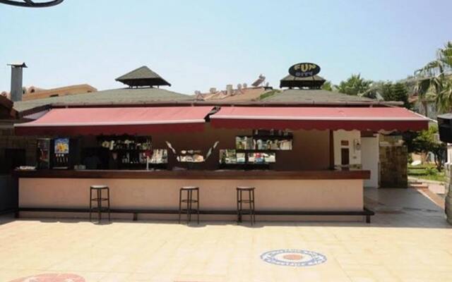 Club Caprice Suites