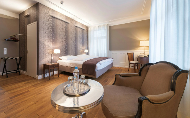 Blue City Hotel